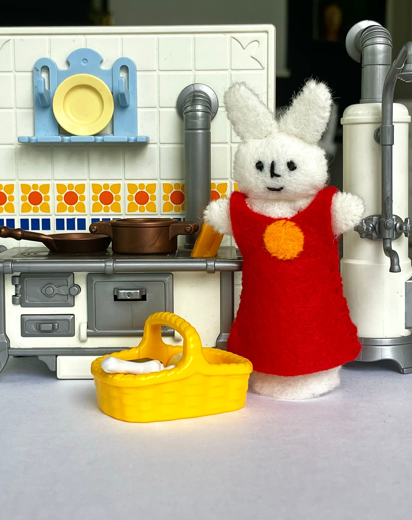 Q1 Bunny Finger Puppet Kit